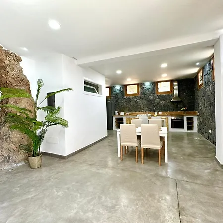 Alpehytte Luxury Natural Risco Barrio Taucho